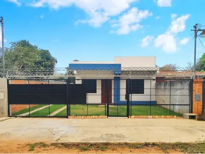 Chalet en venta con piscina y patio en Luque 3