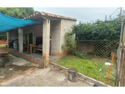 Chalet en venta en el centro de Villa Elisa 3