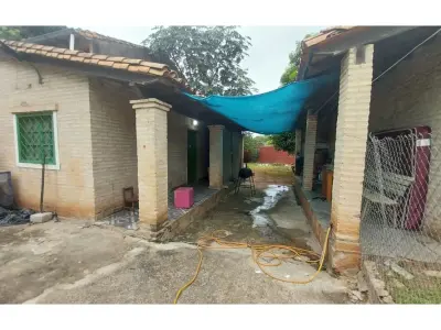 Chalet en venta en el centro de Villa Elisa 4