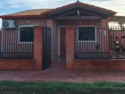 Chalet en venta en esquina en Villeta, Takuruty 3