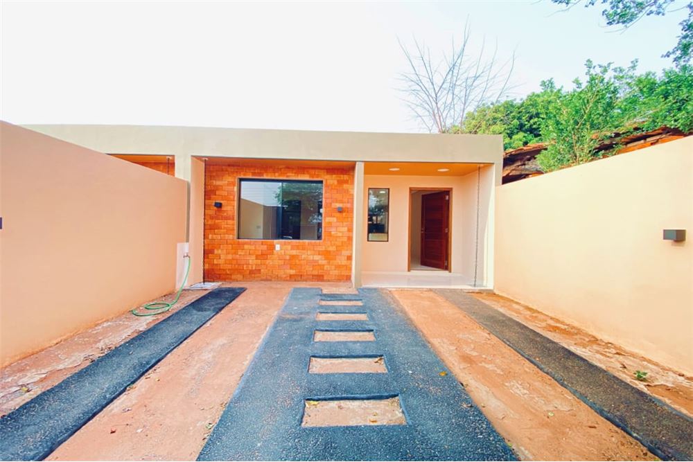 Brand-new chalet for sale in Ñemby, San Carlos