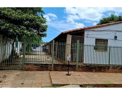 8-apartment complex for sale in Fernando de la Mora Zona Norte — with monthly rental income