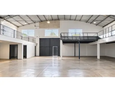 Complejo comercial en alquiler en Fernando de la Mora 3