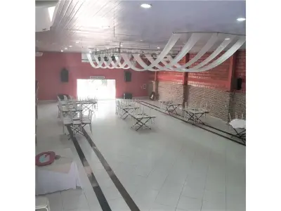 Complejo comercial en venta en Capiatá, Central 4