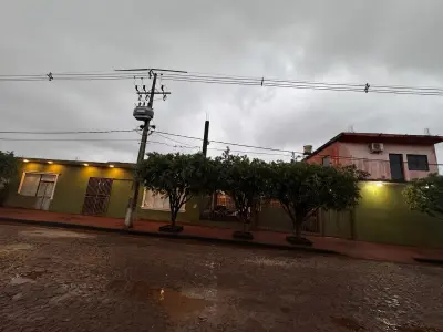 Complexo com galpão, salão comercial e apartamento em Ciudad del Este 3