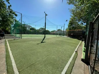 Complexo esportivo à venda em Mariano Roque Alonso, Central 3