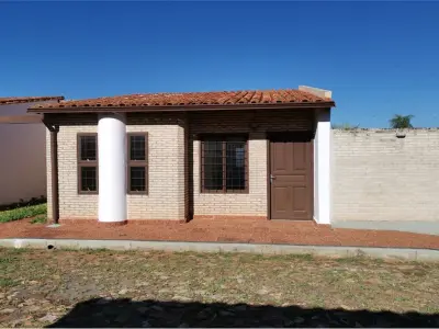 Condominio en venta con casas a terminar en Limpio 3