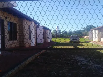Condominio en venta con casas a terminar en Limpio 4