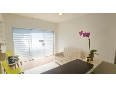 Consultation room for rent in Herrera, Asunción 4