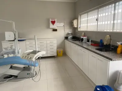 Consultorio odontológico equipado en alquiler, Área 1 - CDE 3