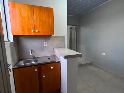 Apartamento novo de 1 quarto para aluguel no Km 10 Acaray 3