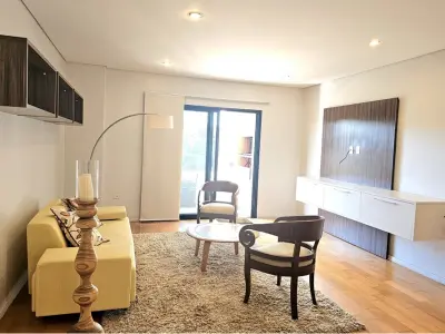 Apartamento mobiliado para alugar em Carmelitas, 3 quartos 3