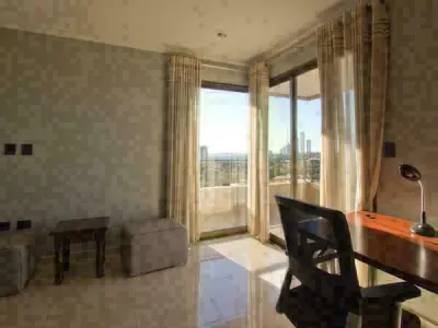 Departamento amoblado en venta sobre Av. Molas López, Asunción 3