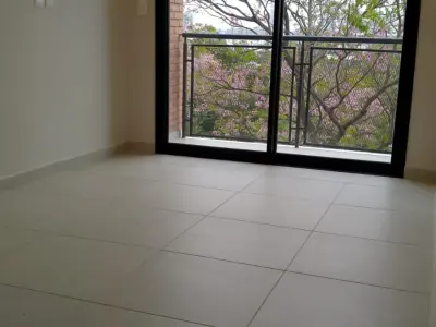 Apartamento de 1 Quarto para Alugar em Campo Grande, Luque 2