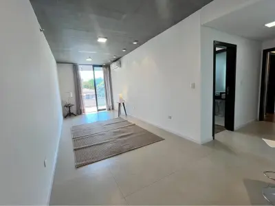Departamento de 2 dormitorios en alquiler en Mariscal López 3