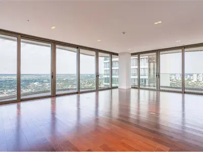 Departamento de lujo en venta en Jade Park, Mburucuyá 2