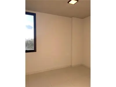 Departamento en venta en Edificio Insignia 5, Luque 4