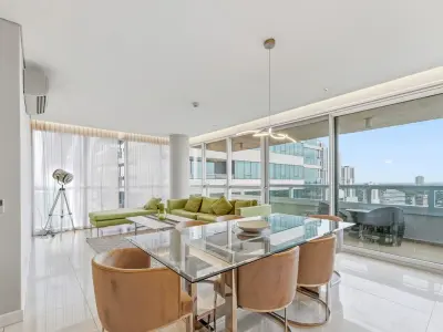 Apartamento à venda no Eminent, Ycua Sati, Assunção 2