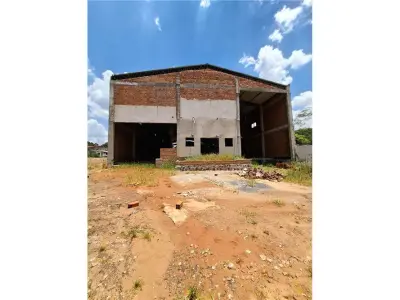 Depósito novo para alugar em San Lorenzo 4