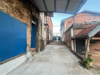 Depósito comercial en alquiler en Encarnación, Itapúa 3
