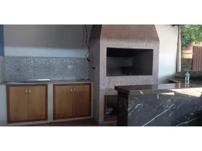 Depósito comercial en alquiler en Hernandarias 3