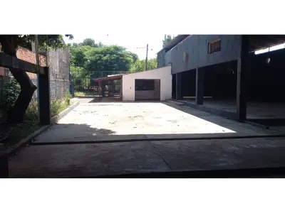 Depósito comercial en alquiler en Hernandarias 4