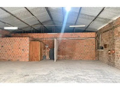Depósito comercial en alquiler en Loma Plata 3