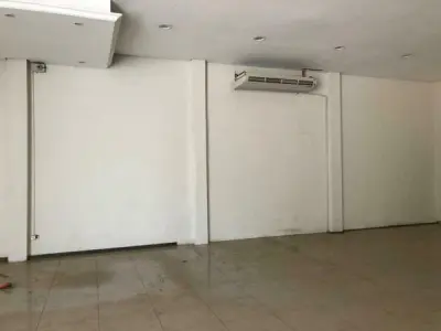 Deposito comercial en venta en Ciudad del Este 3