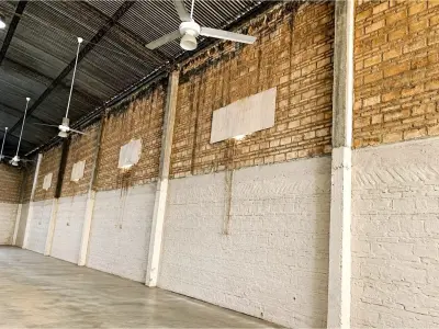 Depósito comercial en venta en el centro de San Lorenzo 4
