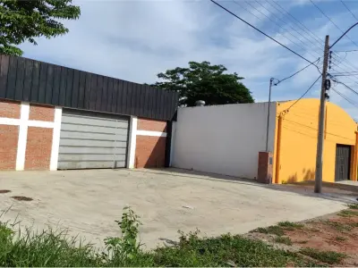 Depósito comercial en venta en San Lorenzo, Central 4