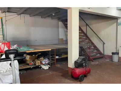 Depósito con oficinas en alquiler en Luque 4