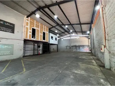 Depósito con oficinas en venta en San Antonio 4