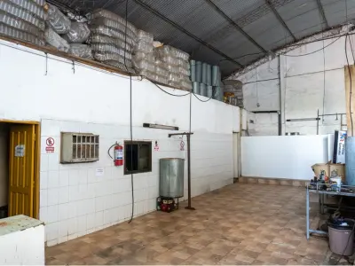 Depósito con Showroom en Venta en Ciudad del Este 4