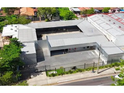 Depósito corporativo en alquiler sobre Av. Madame Lynch 2