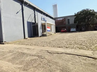 Depósito de 420 m² para Aluguel em Mariano Roque Alonso 4