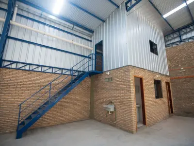 Depósito para alugar no Barrio Miraflores, San Lorenzo — 585 m² cobertos 2