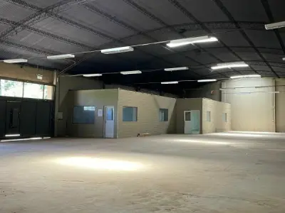 Warehouse for rent in Fernando de la Mora — 1,648 m², north zone 2