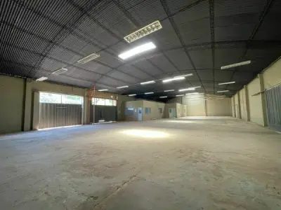 Warehouse for rent in Fernando de la Mora — 1,648 m², north zone 3