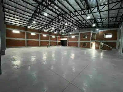 Warehouse for Rent in Mariano Roque Alonso — 700 m² 3