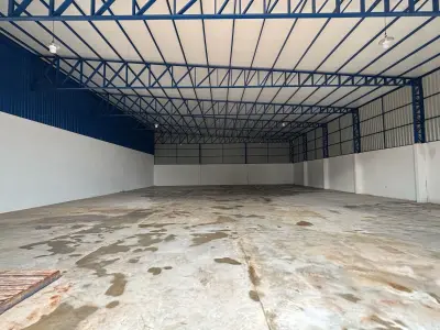 Depósito en alquiler en parque cerrado, km 9, Ciudad del Este 2