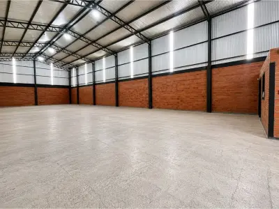 Depósito en venta en Mariano Roque Alonso 4