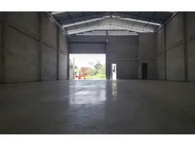 Depósito industrial à venda em Mariano Roque Alonso 2
