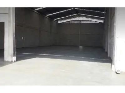Depósito industrial à venda em Mariano Roque Alonso 3