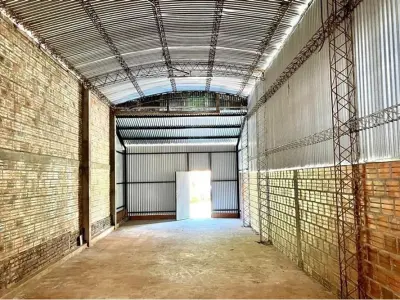 Depósito e terreno comercial à venda em Fram, Itapúa 3