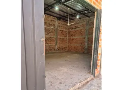 Depósitos comerciales en alquiler en Pettirossi, Asunción 4