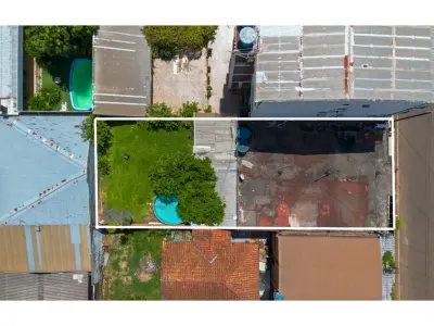 Dois salões comerciais à venda em San Miguel 2