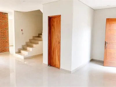 Duplex 3 dormitórios à venda em Mariano Roque Alonso 3