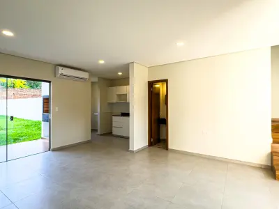 Duplex novo em Fernando de la Mora 3