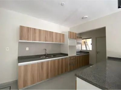 Dúplex a estrenar en venta con 3 dormitorios en Luque 4