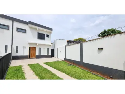 Duplex novo à venda em Lambaré, 4 dormitórios 2